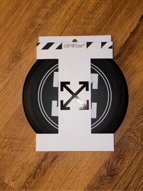 Off-White Black and White Frisbee